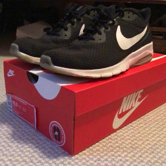 Nike Other - Air max motion black